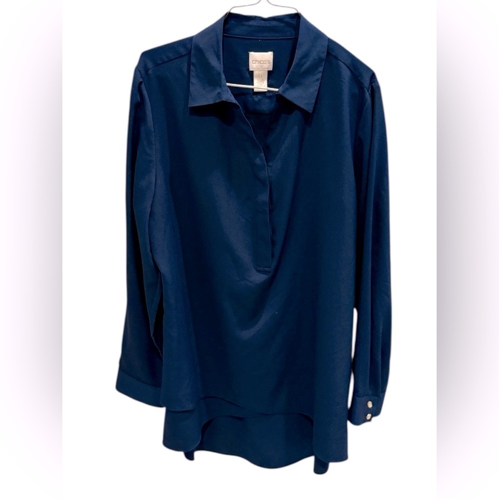 Chico's Blue 3/4 Sleeve No Iron Textured Botton Blouse 1/4 Button Size Small